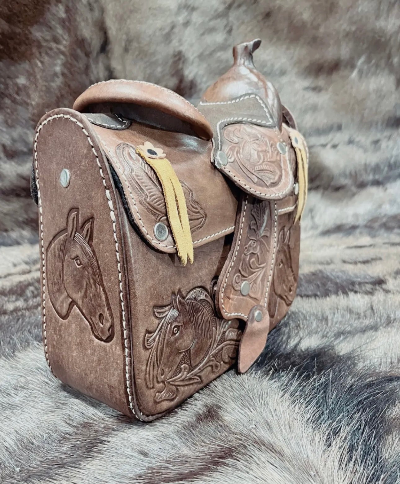 Saddle Purse