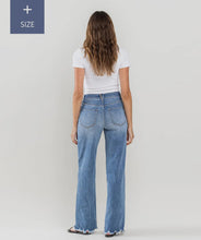 Load image into Gallery viewer, Plus Size Tummy Control 90’s Jean
