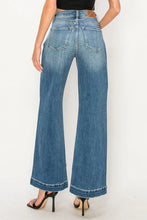 Load image into Gallery viewer, Dimensional High Rise Flare Jeans
