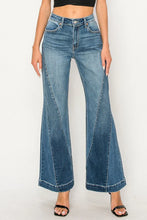 Load image into Gallery viewer, Dimensional High Rise Flare Jeans
