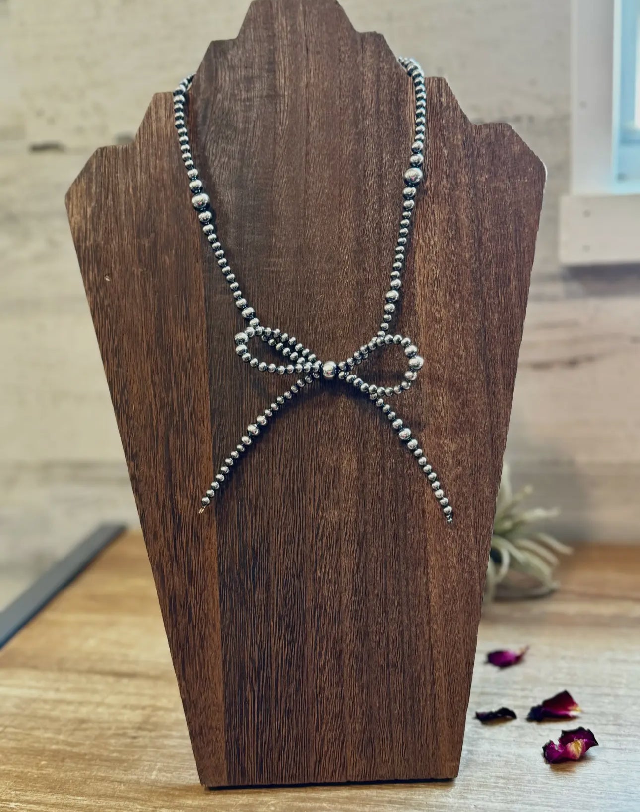 Graduated Navajo Pearl Bow Necklaces