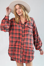 Load image into Gallery viewer, Oversized Vintage Red Shirt
